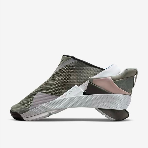 Nike Go FlyEase Light Army M 7.5/ W 9 🌟NEW🌟 - Picture 1 of 8